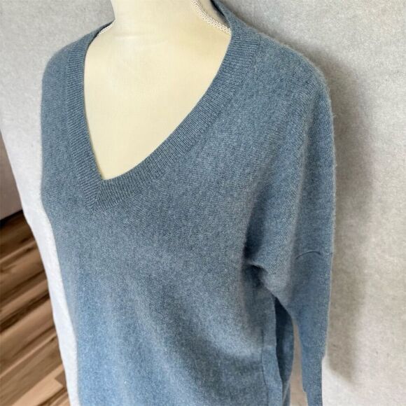Subtle Luxury Women's V-Neck Cashmere Sweater Blue Size S Pullover - Picture 5 of 7